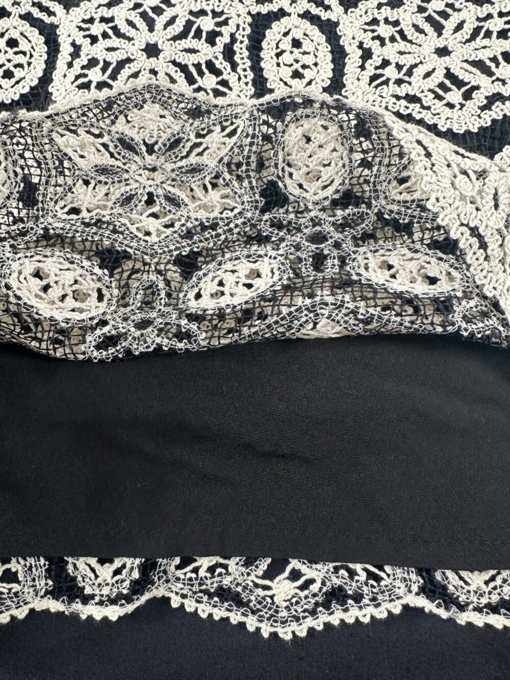 Heyson Embroidered Puff Sleeve Top – Black & Cream – S/M/L – NWT BTS, Work, Fall - Picture 11 of 16